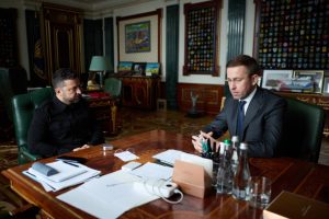 “An Ambitious Man”: Can a Successful Top Manager’s Experience Translate to Prime Minister Success?